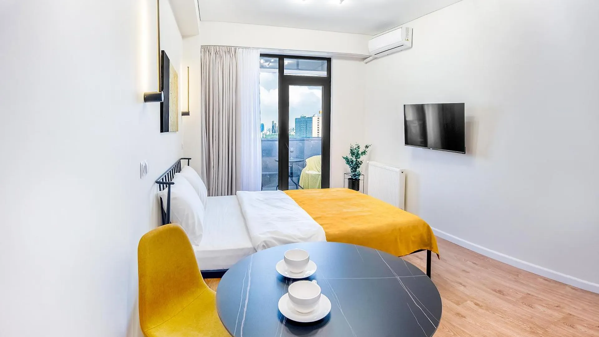 Hb Apartments University II ティビリシ