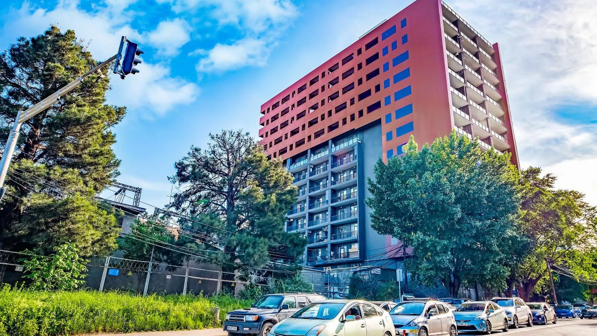 Hb Apartments University II ティビリシ